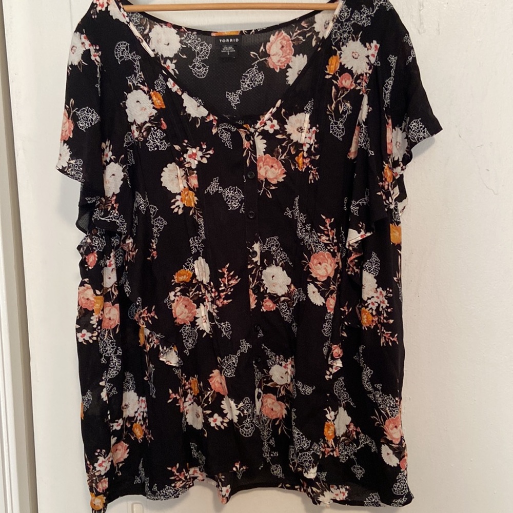 Torrid Flutter Sleeve Button Front Floral Blouse - image 2